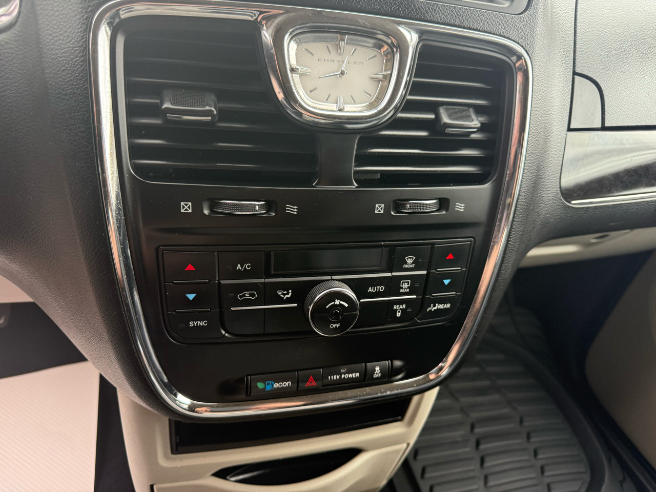 Chrysler Town & Country Touring-L 2014