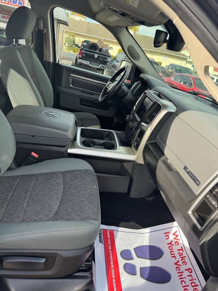 RAM 1500 SLT Quad Cab 4WD 2018