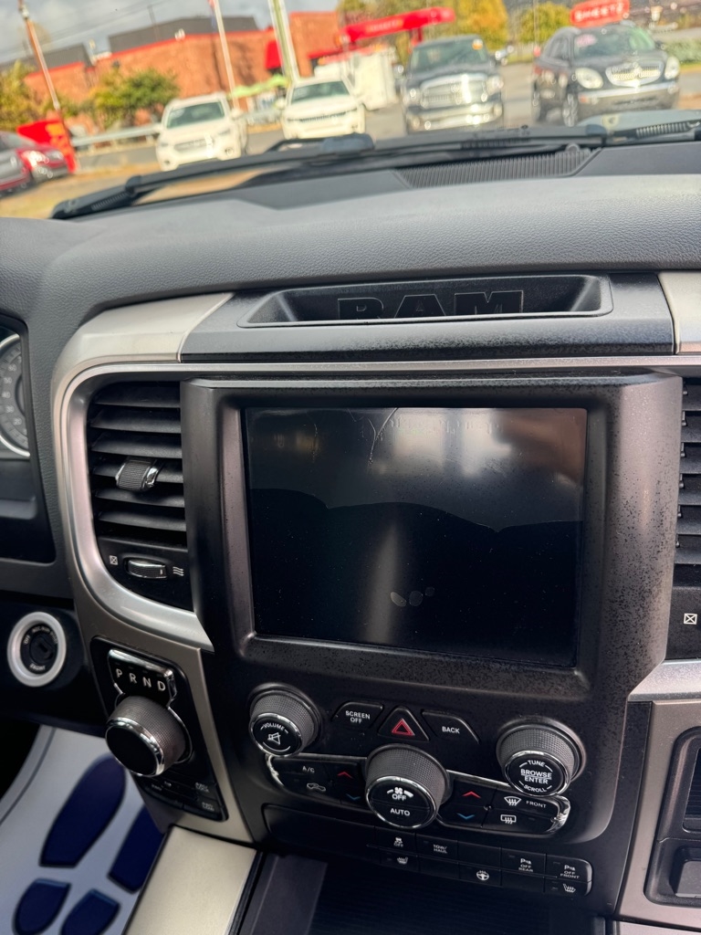 RAM 1500 SLT Quad Cab 4WD 2018