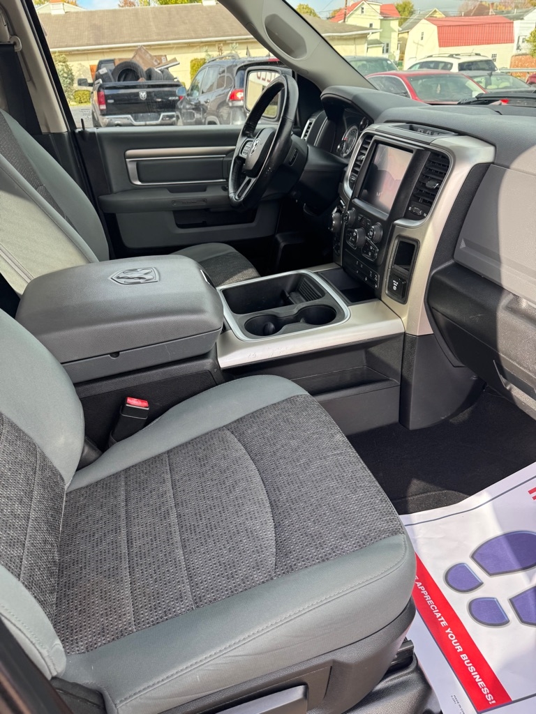 RAM 1500 SLT Quad Cab 4WD 2018