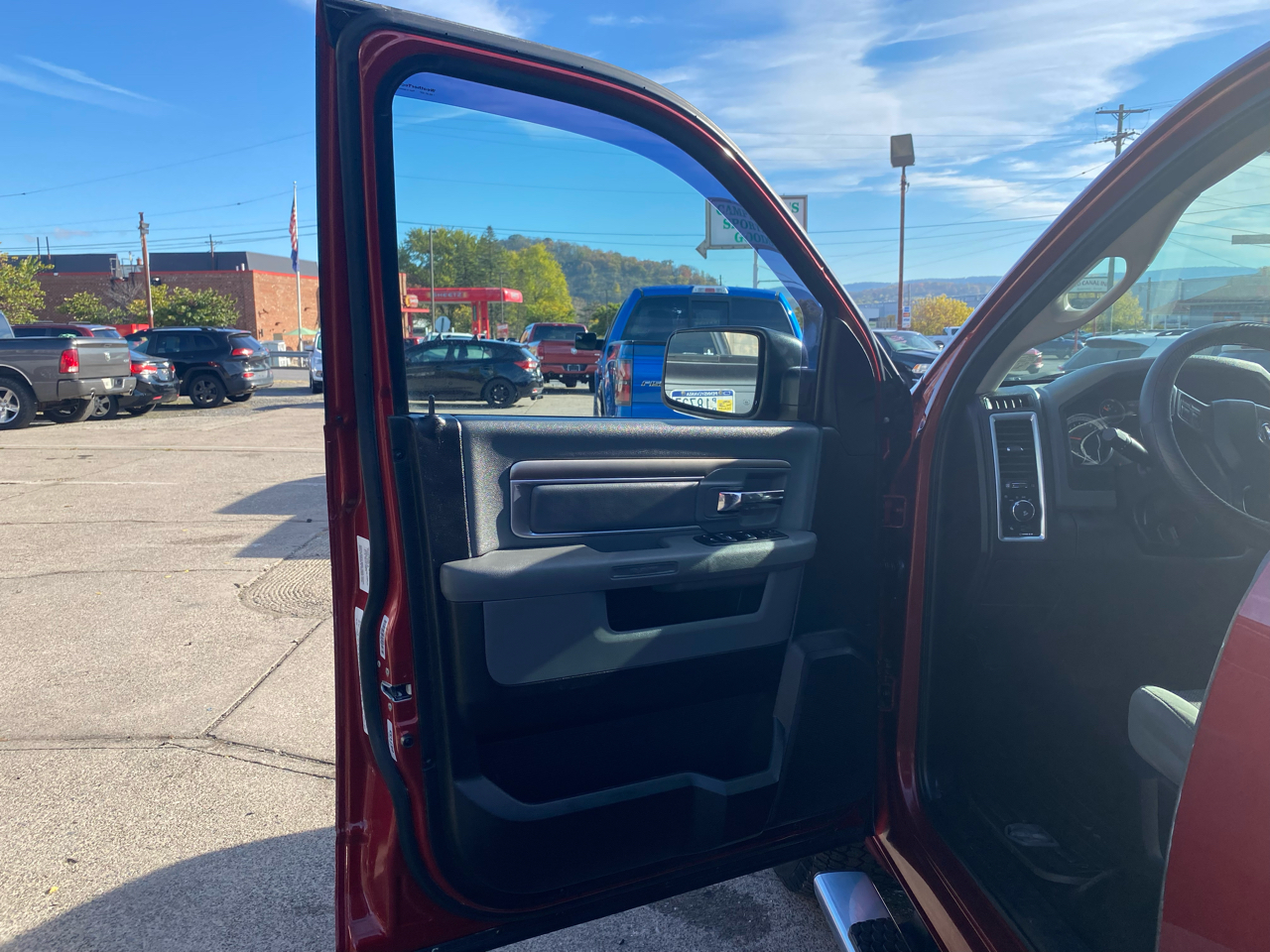 RAM 1500 SLT Crew Cab SWB 4WD 2014