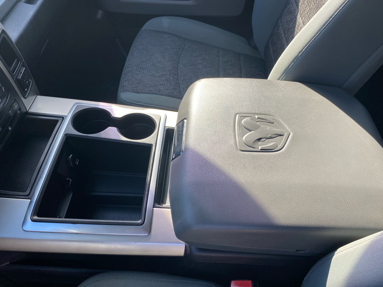 RAM 1500 SLT Crew Cab SWB 4WD 2014