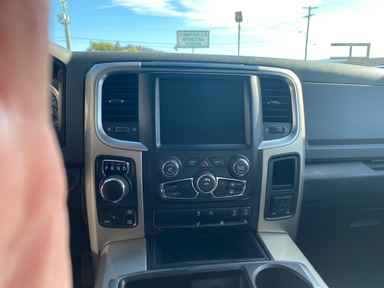 RAM 1500 SLT Crew Cab SWB 4WD 2014