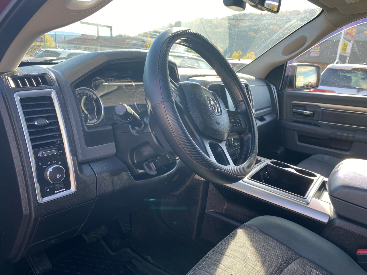 RAM 1500 SLT Crew Cab SWB 4WD 2014