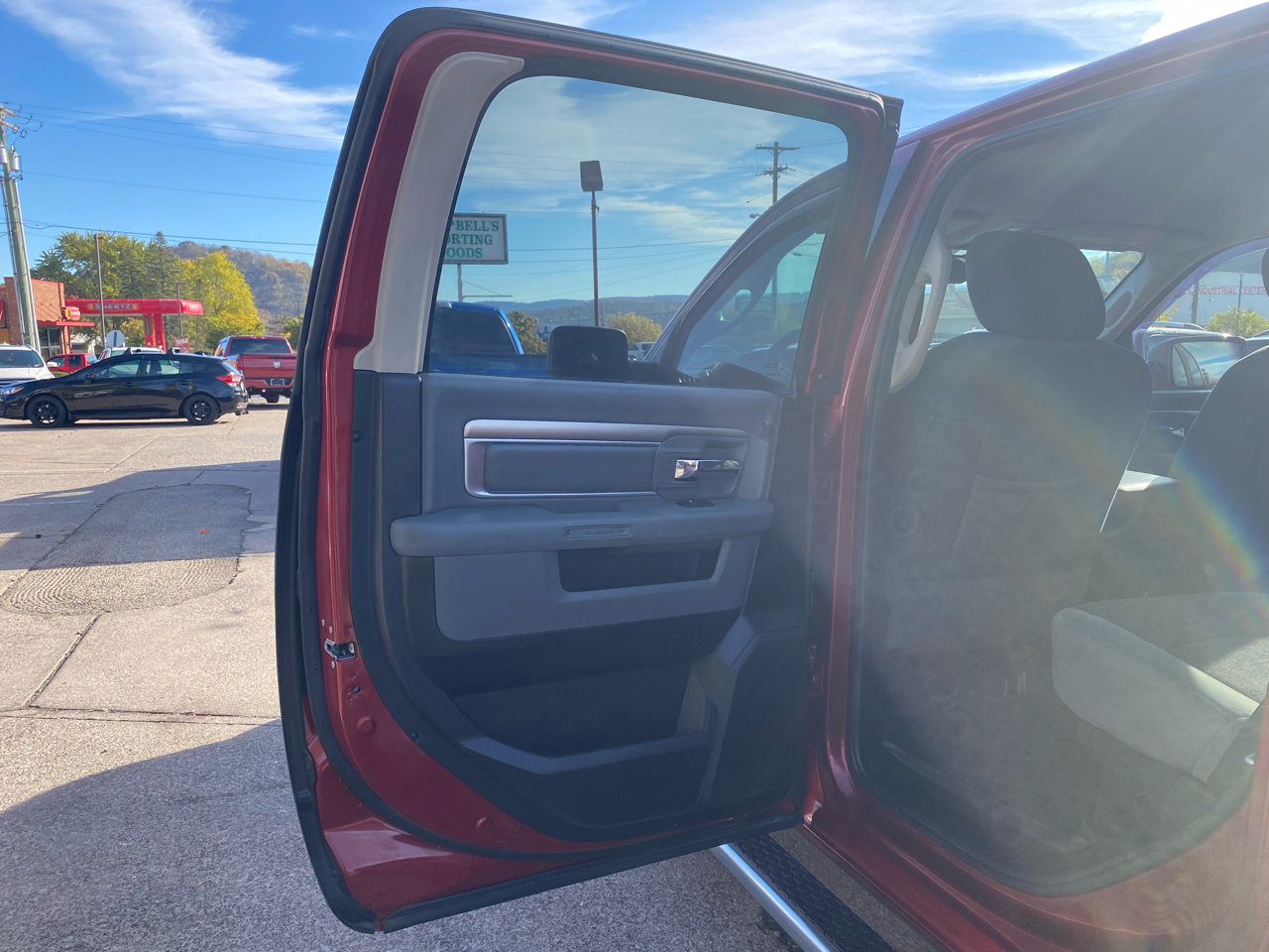 RAM 1500 SLT Crew Cab SWB 4WD 2014