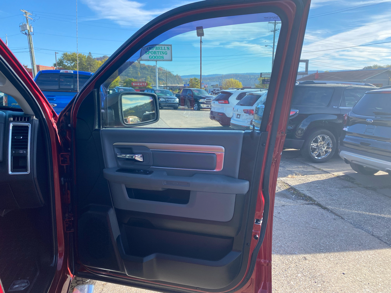 RAM 1500 SLT Crew Cab SWB 4WD 2014