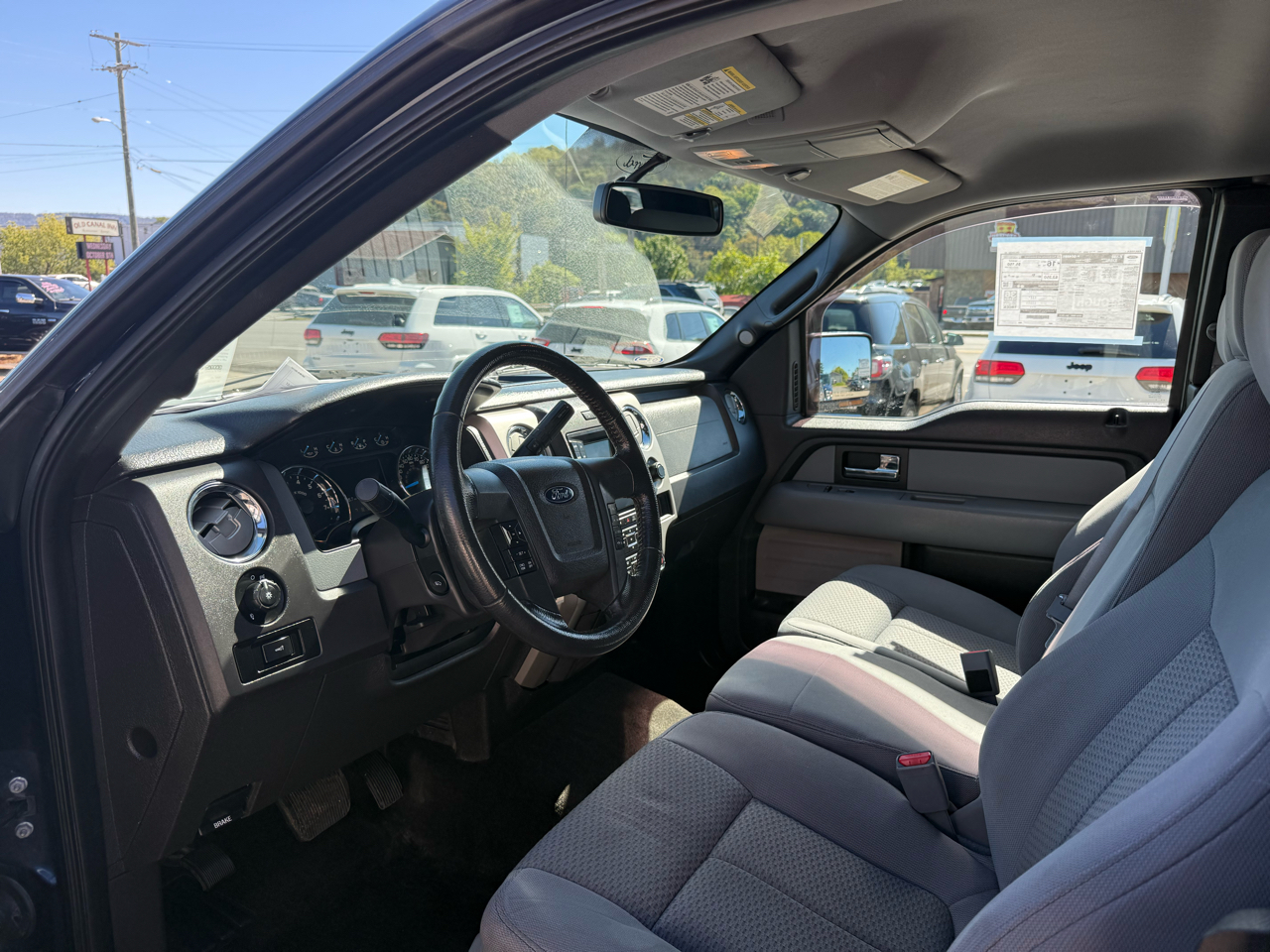 2013 Ford F-150 XLT photo 19