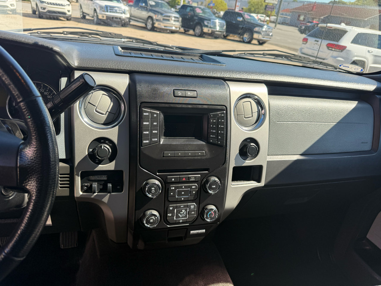 2013 Ford F-150 XLT photo 27
