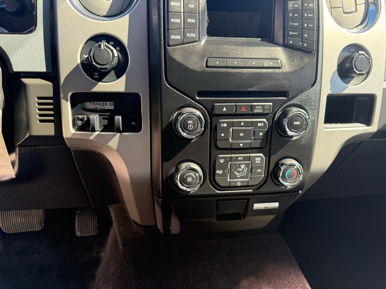 2013 Ford F-150 XLT photo 28