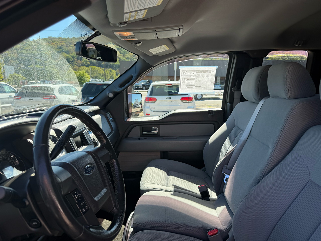2013 Ford F-150 XLT photo 29