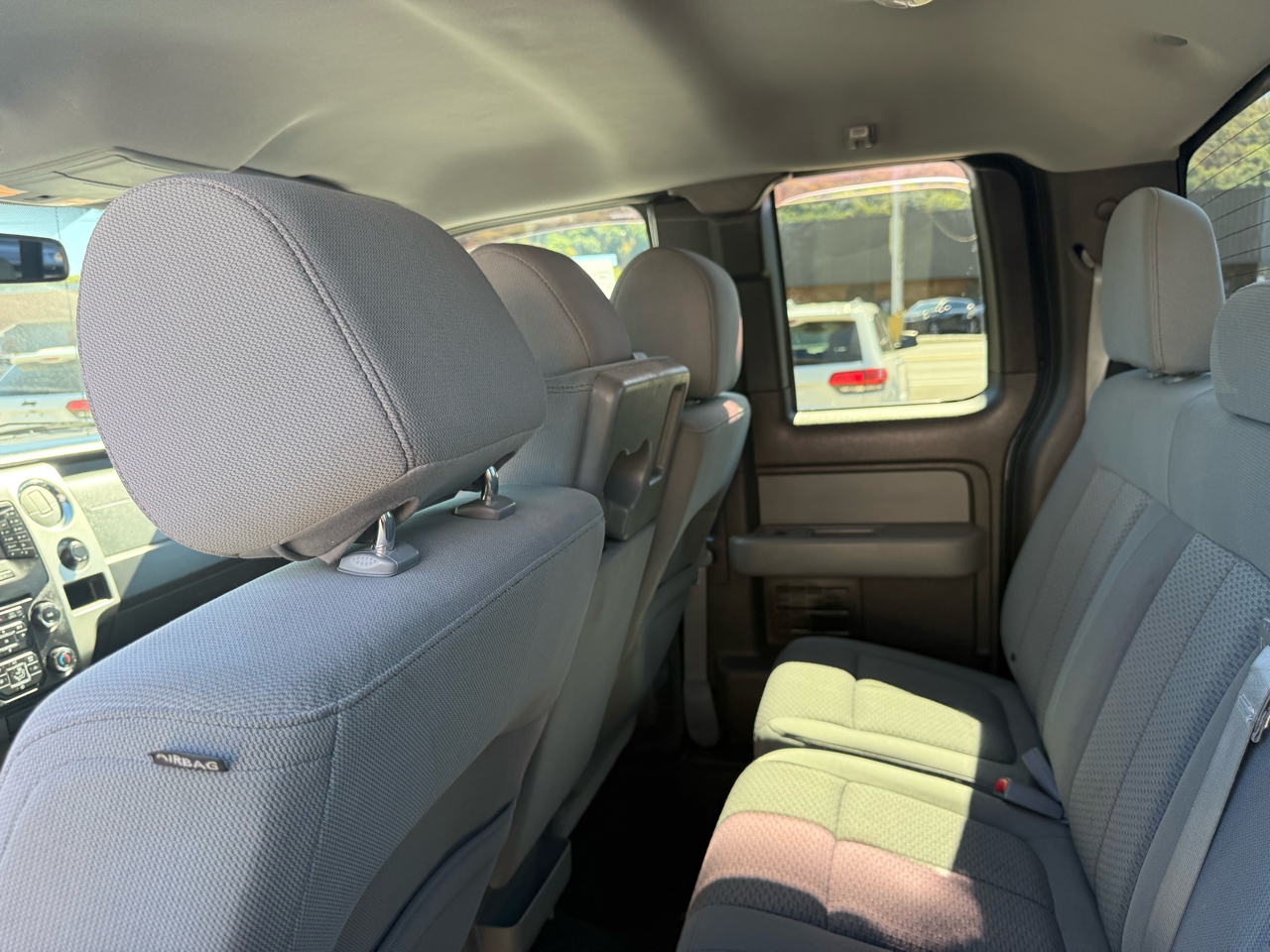 2013 Ford F-150 XLT photo 33