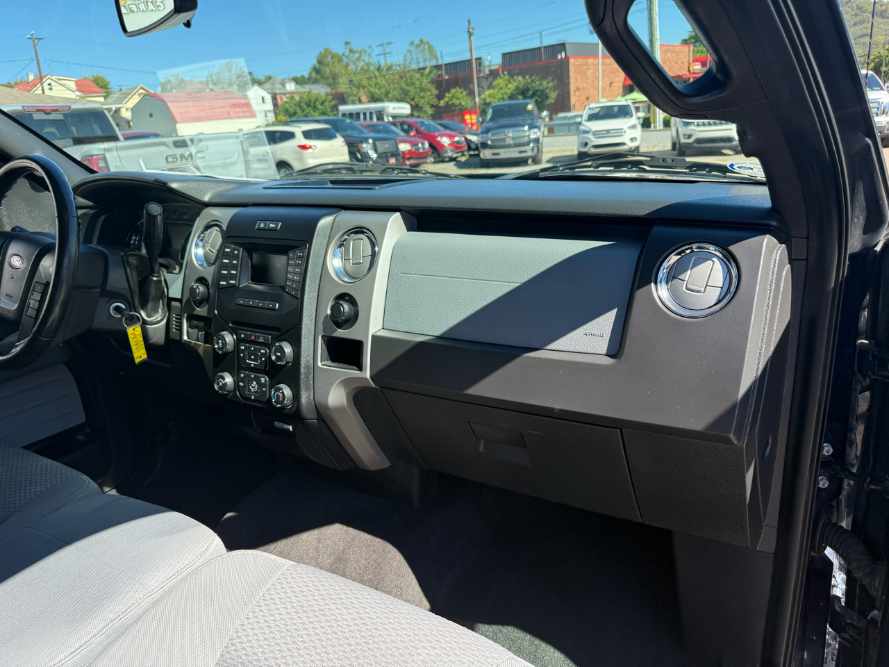 2013 Ford F-150 XLT photo 52