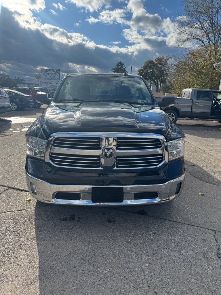 RAM 1500 SLT Crew Cab SWB 4WD 2016