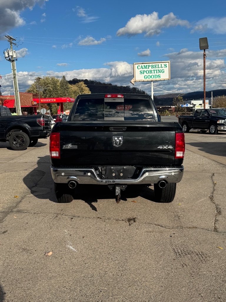 RAM 1500 SLT Crew Cab SWB 4WD 2016