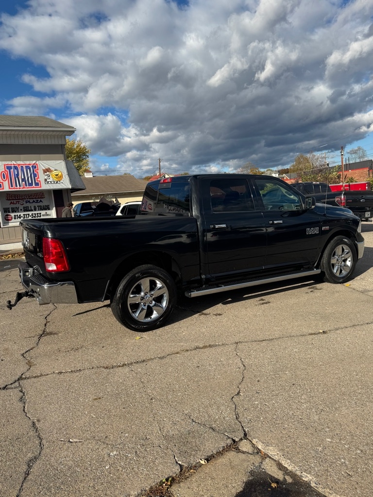 RAM 1500 SLT Crew Cab SWB 4WD 2016