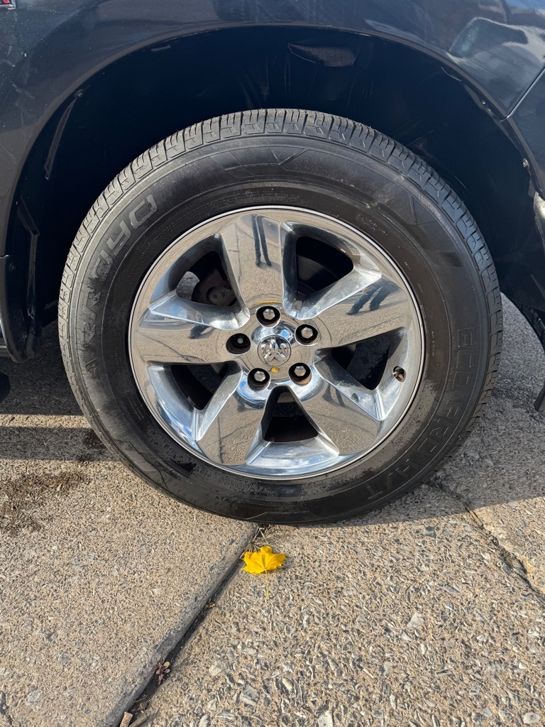 RAM 1500 SLT Crew Cab SWB 4WD 2016