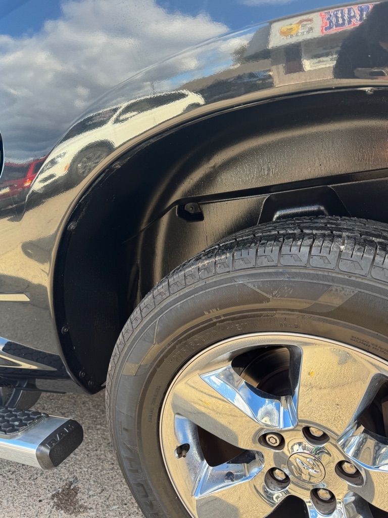 RAM 1500 SLT Crew Cab SWB 4WD 2016