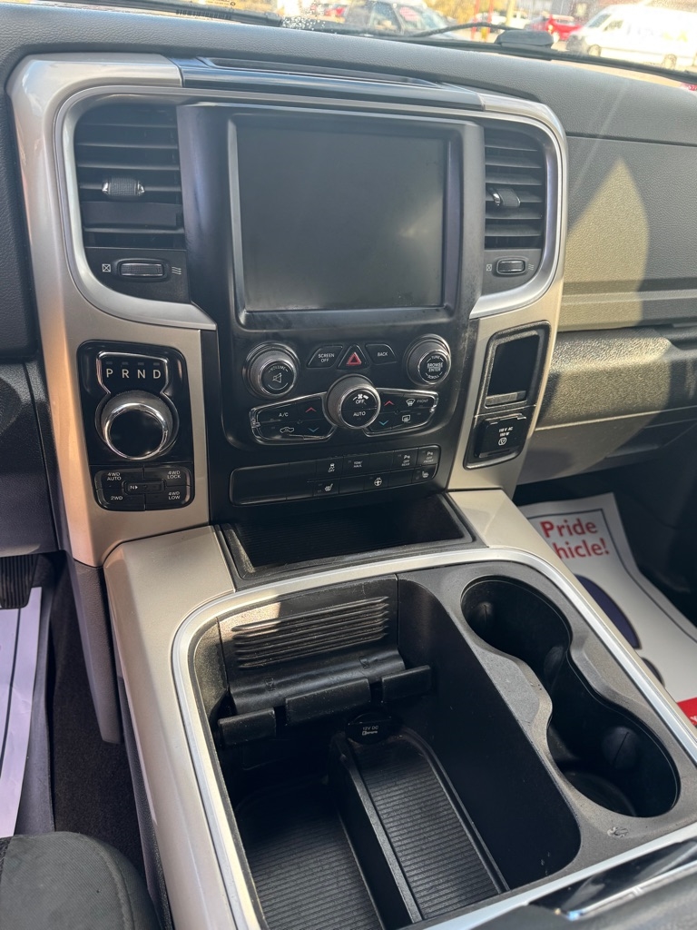 RAM 1500 SLT Crew Cab SWB 4WD 2016