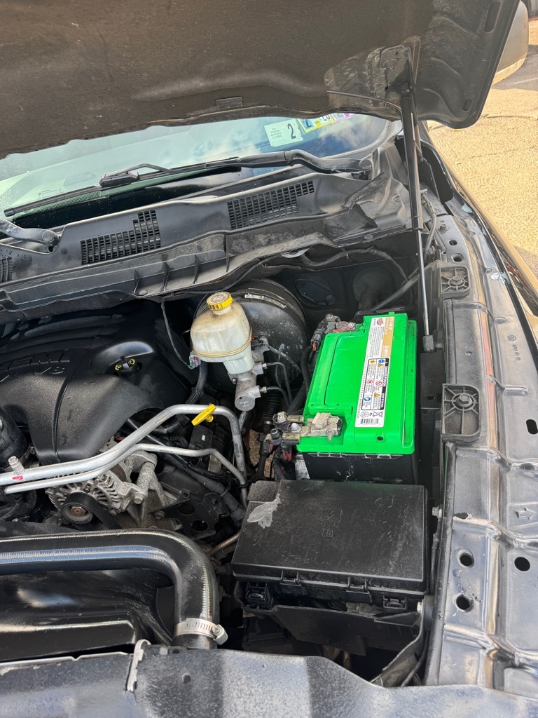 RAM 1500 SLT Crew Cab SWB 4WD 2016