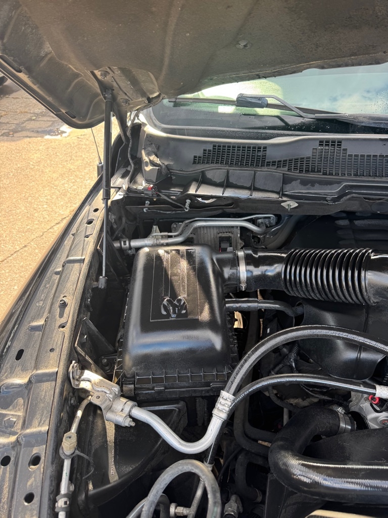 RAM 1500 SLT Crew Cab SWB 4WD 2016