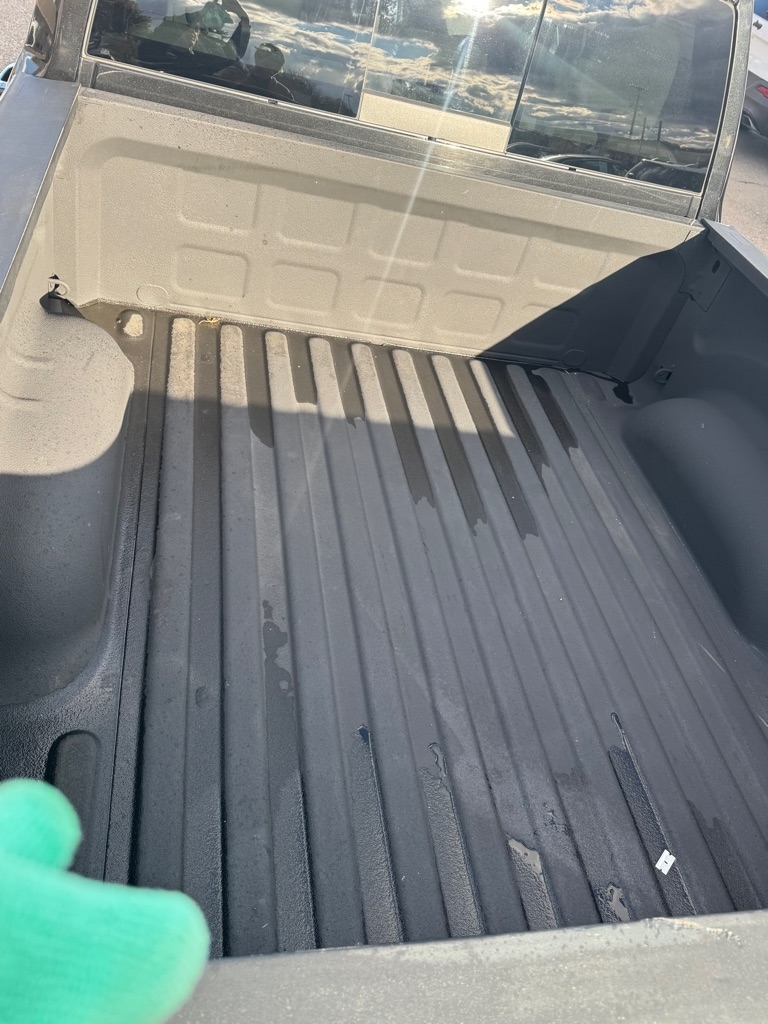 RAM 1500 SLT Crew Cab SWB 4WD 2016