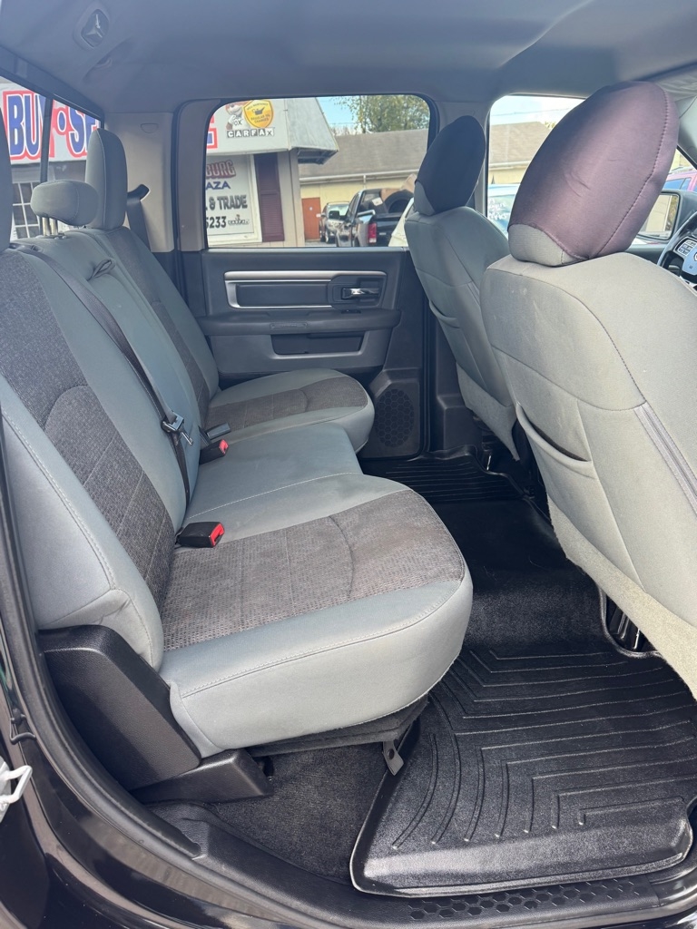 RAM 1500 SLT Crew Cab SWB 4WD 2016