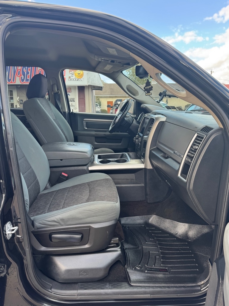 RAM 1500 SLT Crew Cab SWB 4WD 2016