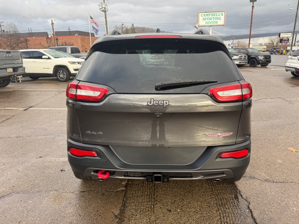 2015 Jeep Cherokee Trailhawk Sport photo 2