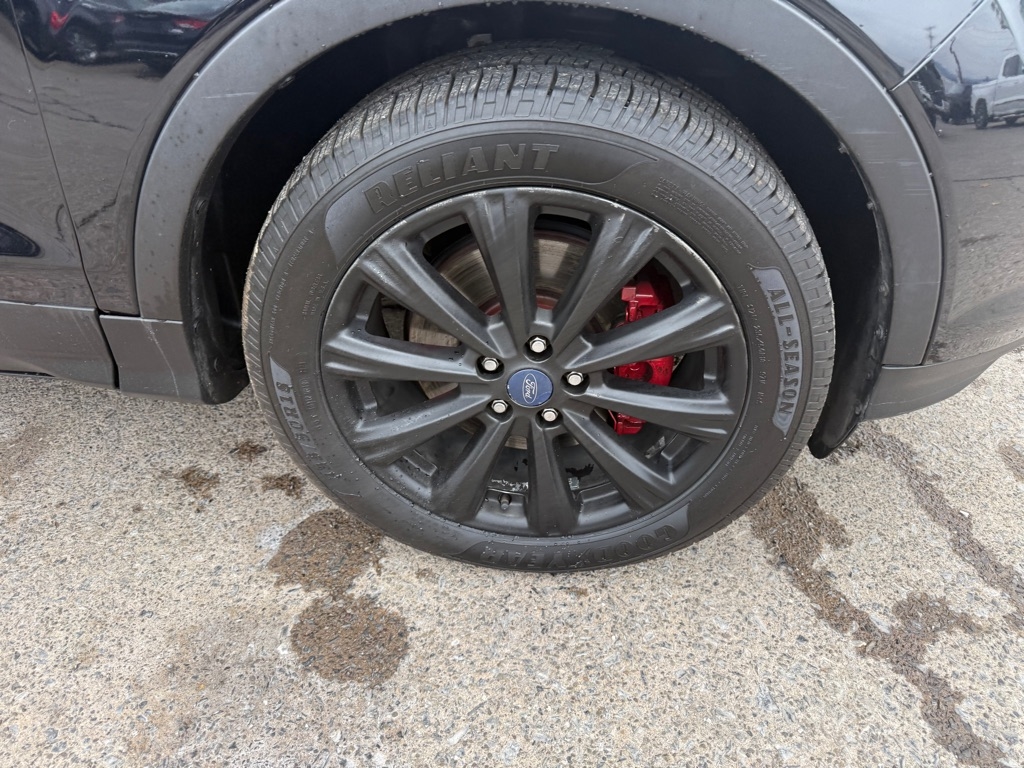 Ford Escape Titanium 4WD 2017