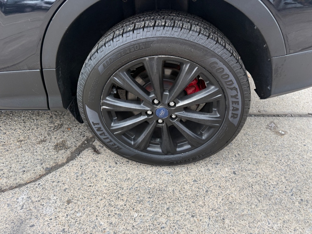 Ford Escape Titanium 4WD 2017