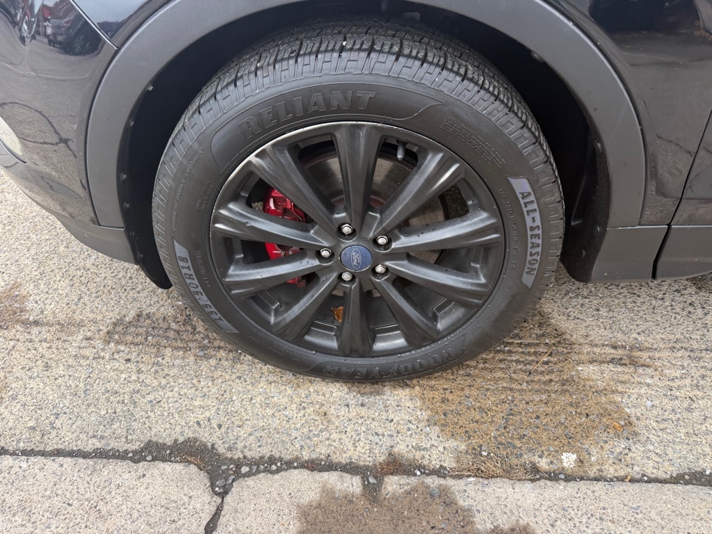 Ford Escape Titanium 4WD 2017