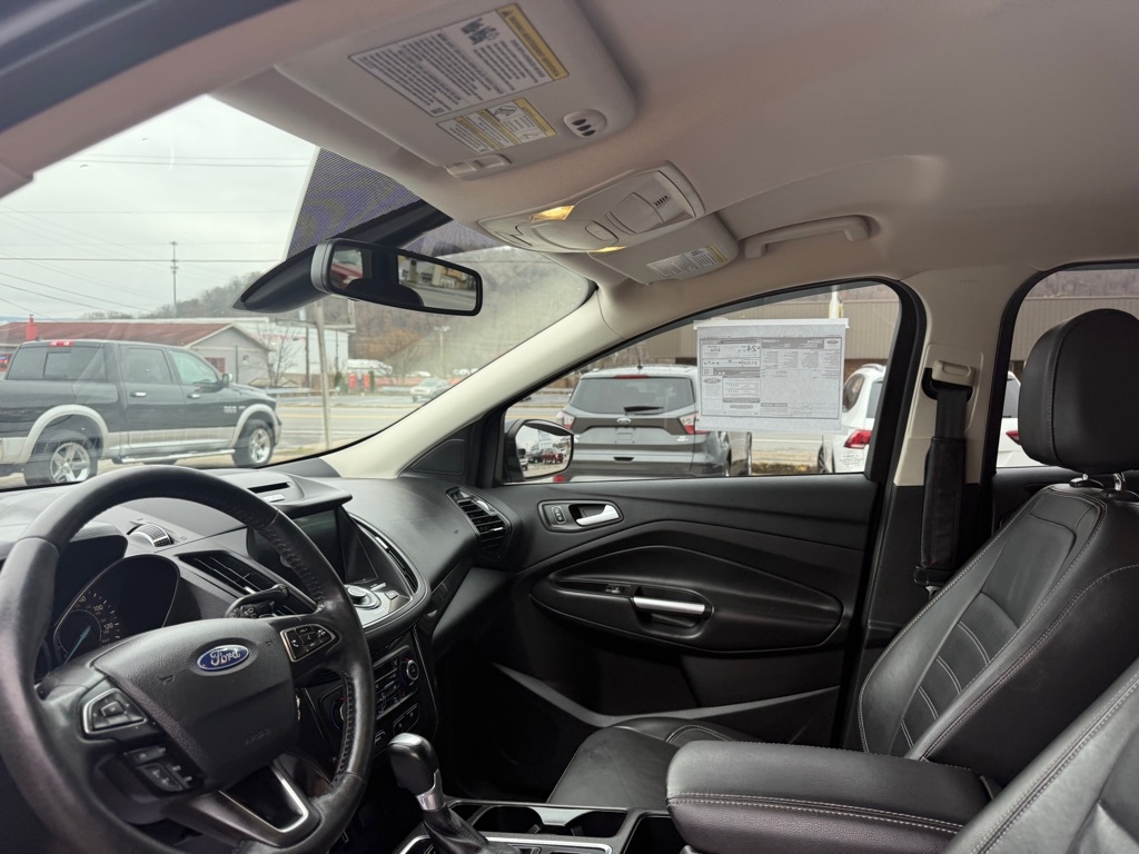 Ford Escape Titanium 4WD 2017