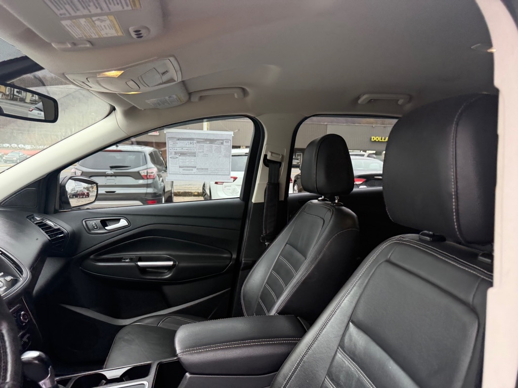 Ford Escape Titanium 4WD 2017