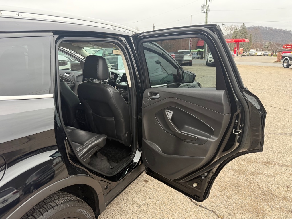 Ford Escape Titanium 4WD 2017