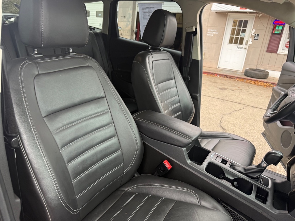 Ford Escape Titanium 4WD 2017