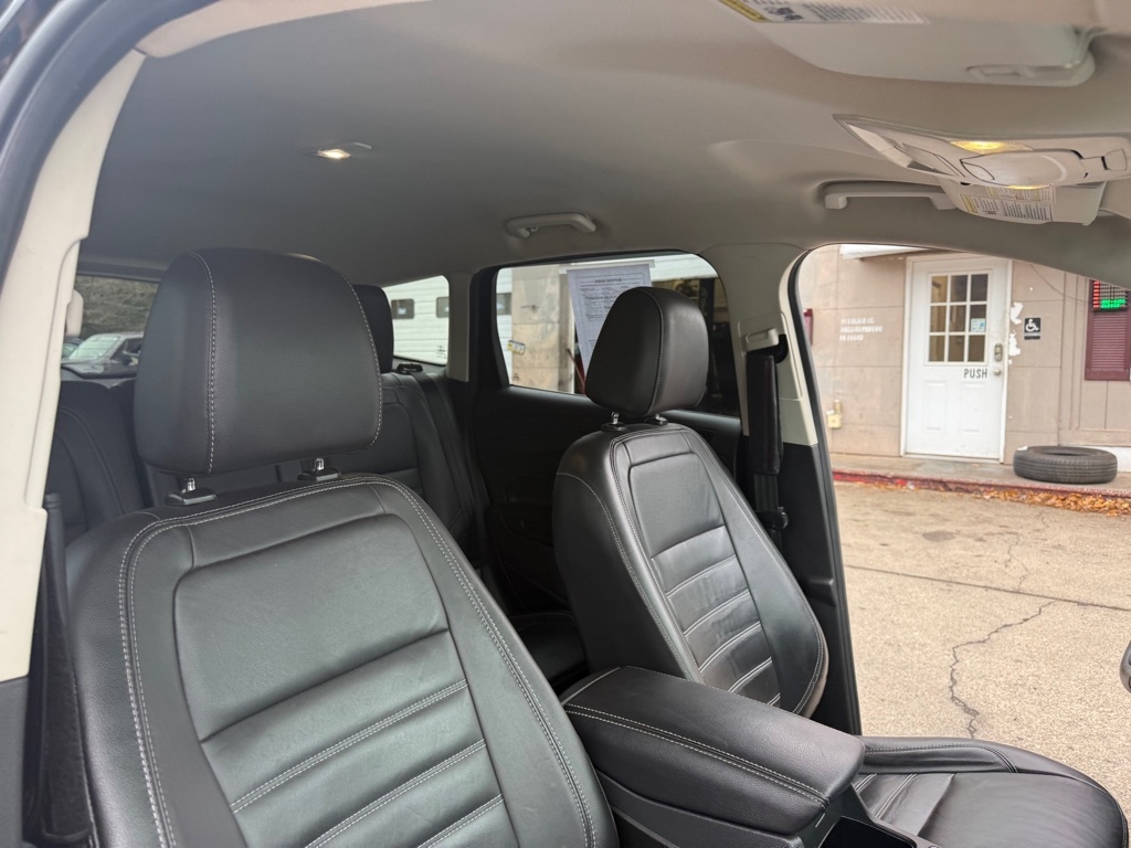 Ford Escape Titanium 4WD 2017