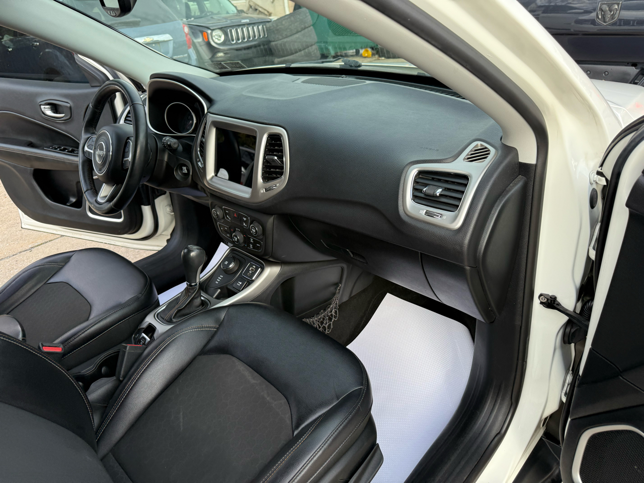 RAM 1500 Tradesman Crew Cab SWB 4WD 2014