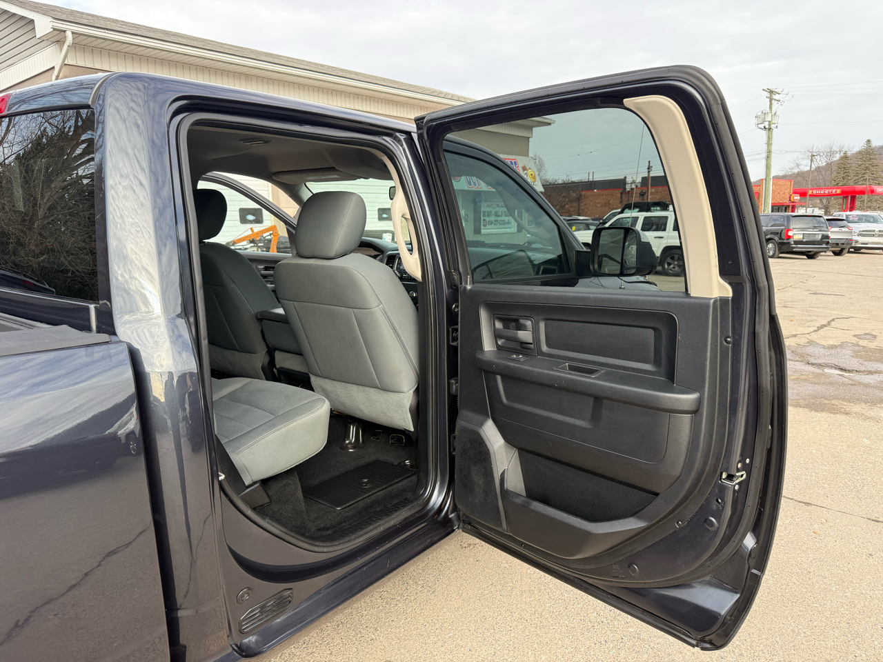 RAM 1500 Tradesman Crew Cab SWB 4WD 2014