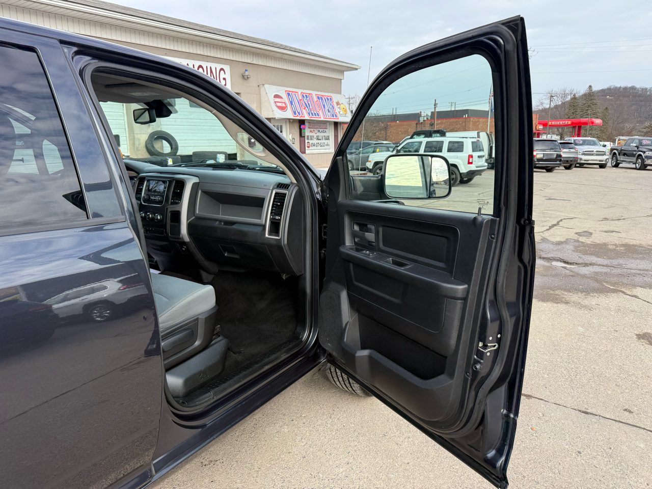 RAM 1500 Tradesman Crew Cab SWB 4WD 2014