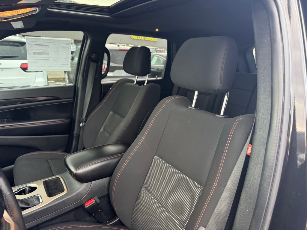 Jeep Grand Cherokee Laredo 4WD 2016