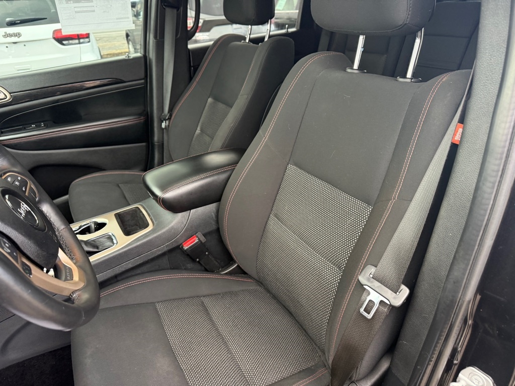 Jeep Grand Cherokee Laredo 4WD 2016