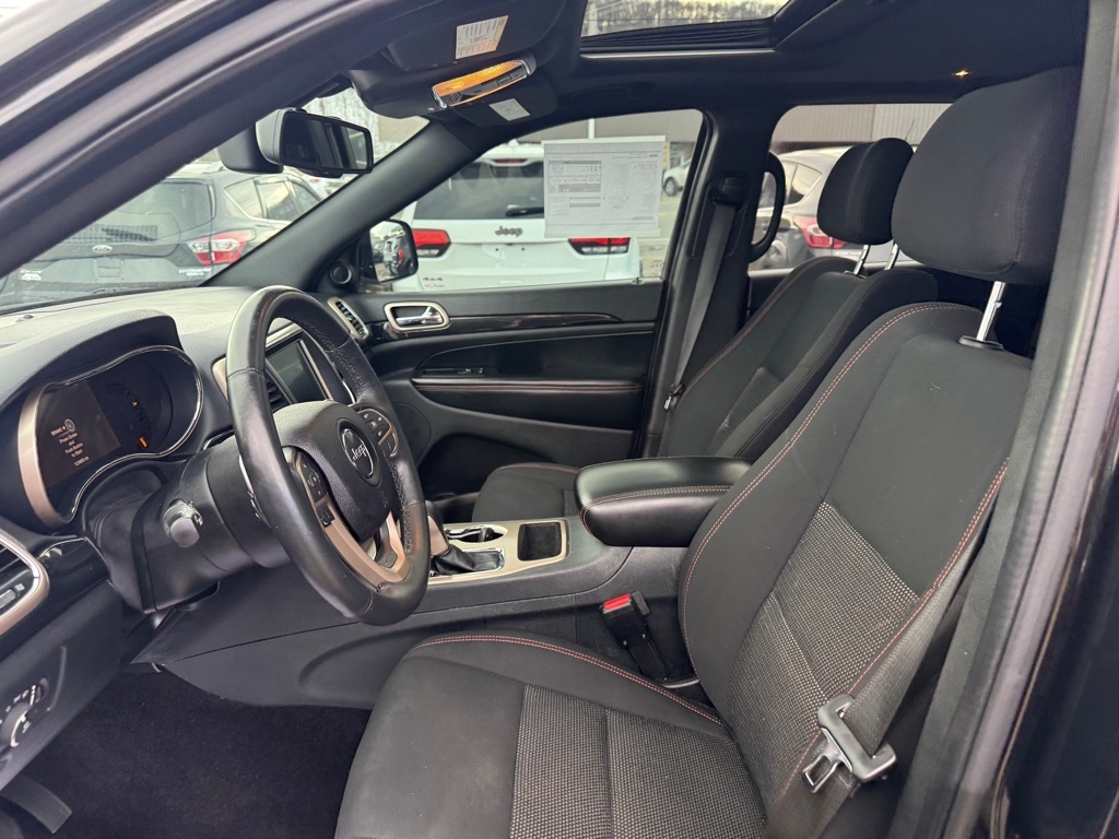 Jeep Grand Cherokee Laredo 4WD 2016