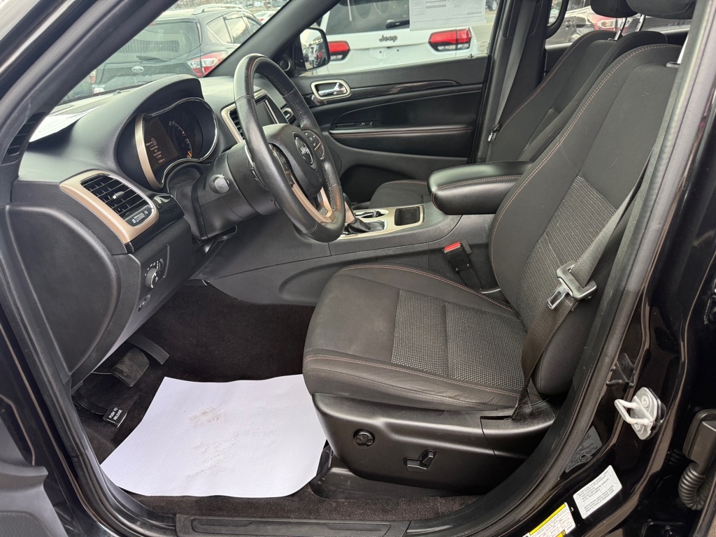 Jeep Grand Cherokee Laredo 4WD 2016