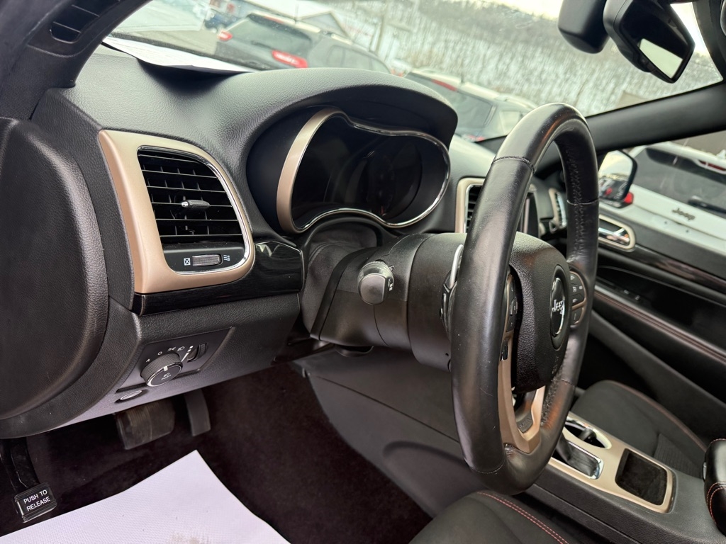 Jeep Grand Cherokee Laredo 4WD 2016