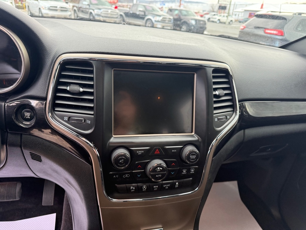 Jeep Grand Cherokee Laredo 4WD 2016