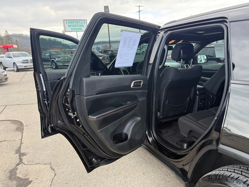 Jeep Grand Cherokee Laredo 4WD 2016