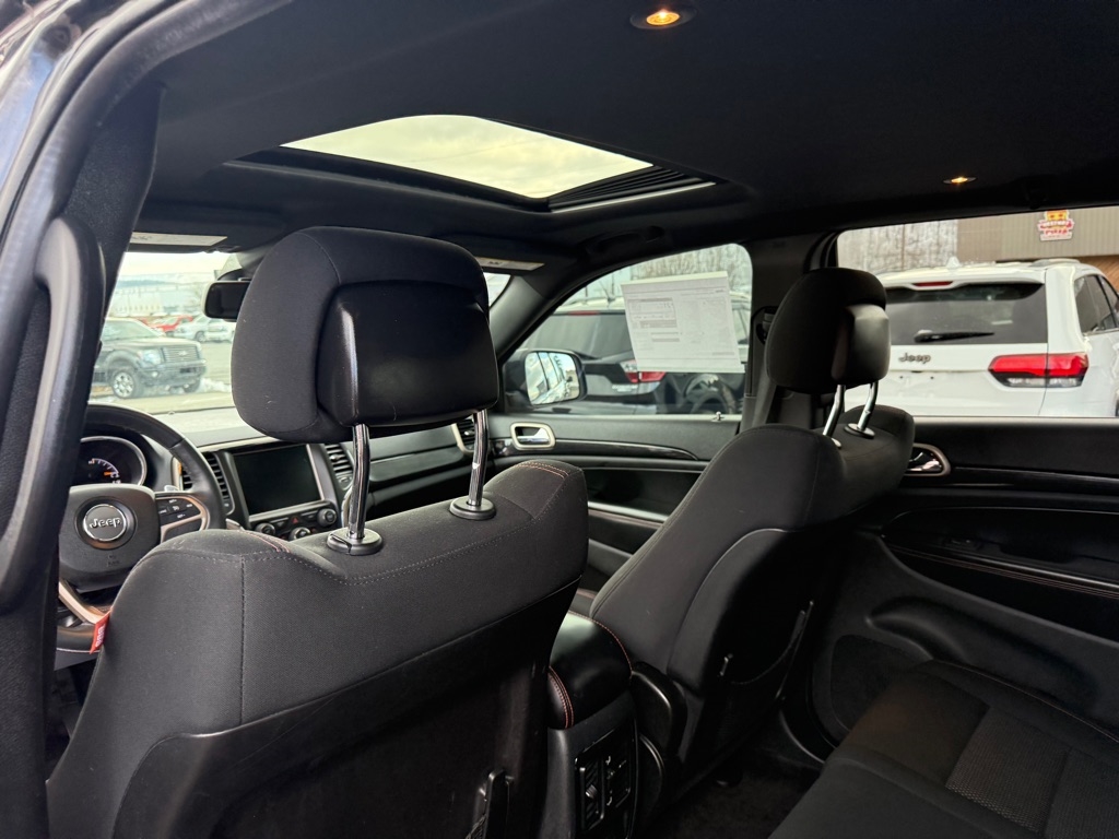 Jeep Grand Cherokee Laredo 4WD 2016