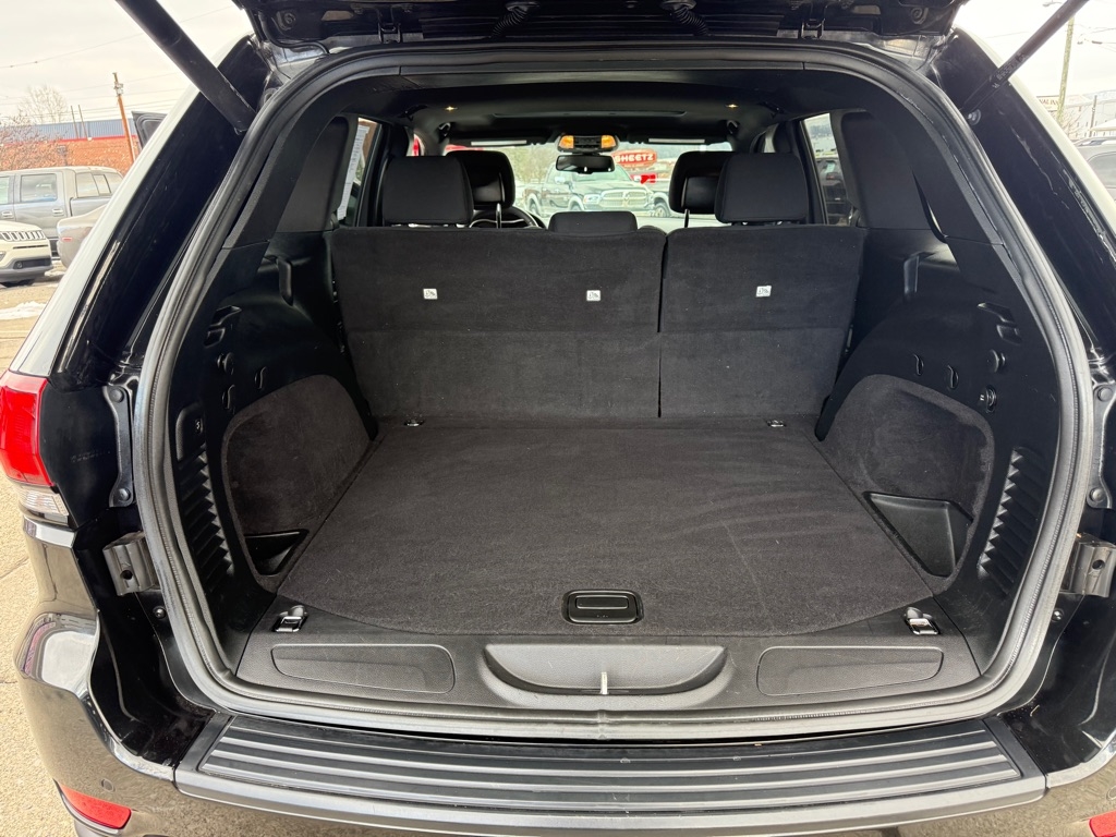 Jeep Grand Cherokee Laredo 4WD 2016