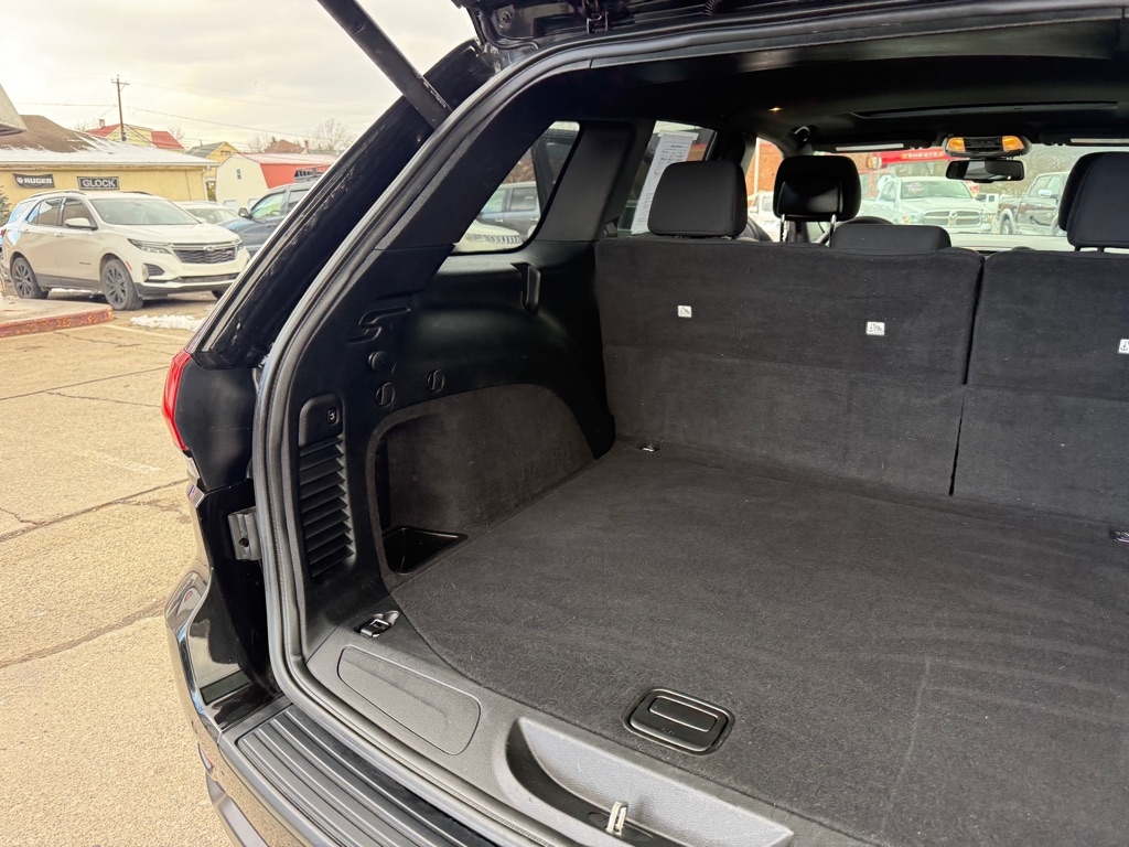 Jeep Grand Cherokee Laredo 4WD 2016