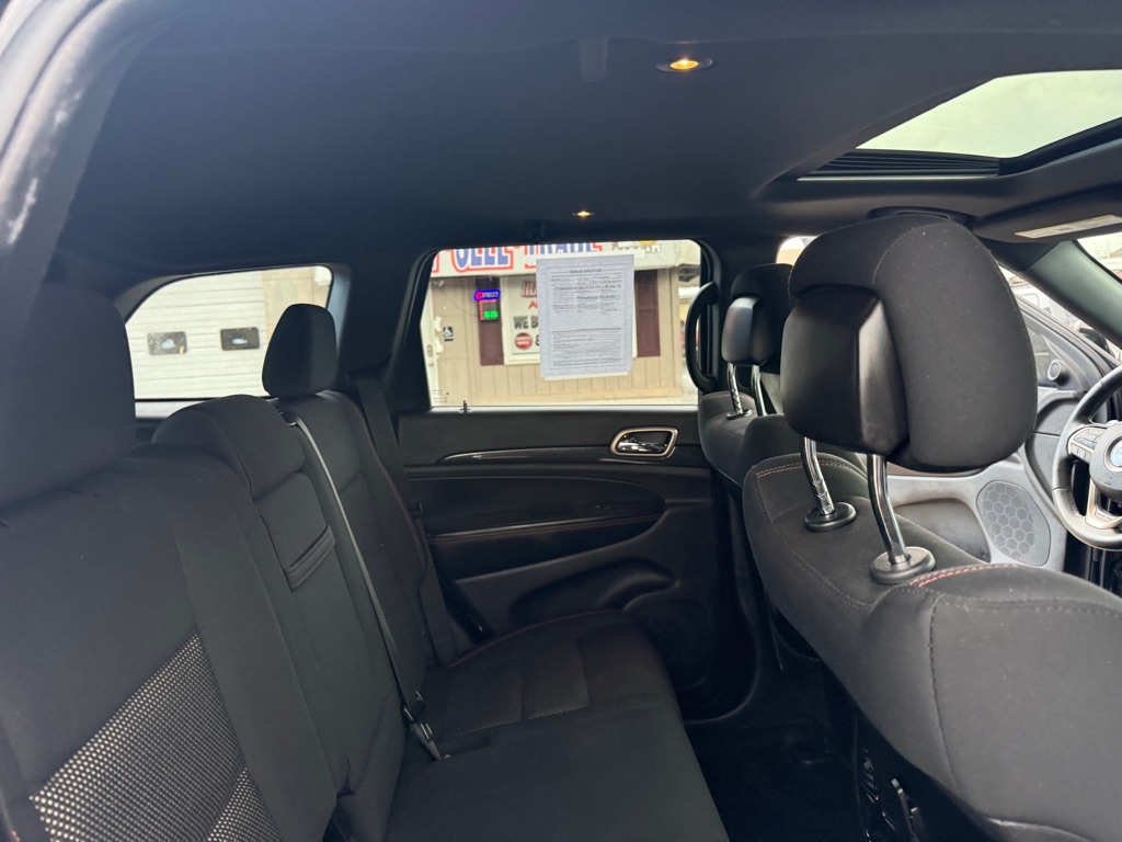 Jeep Grand Cherokee Laredo 4WD 2016